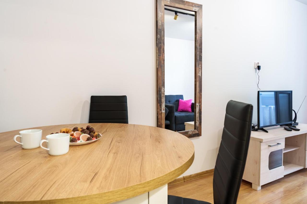 Apartament Pod Swierkiem - Pet Friendly - 2 Osobne Pokoje Dla Max 5 Osob - Space Apart Jelenia Gora Exterior photo